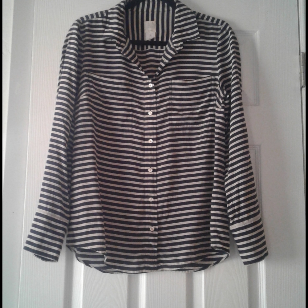 J.Crew 100% silk button down size 10. Medium